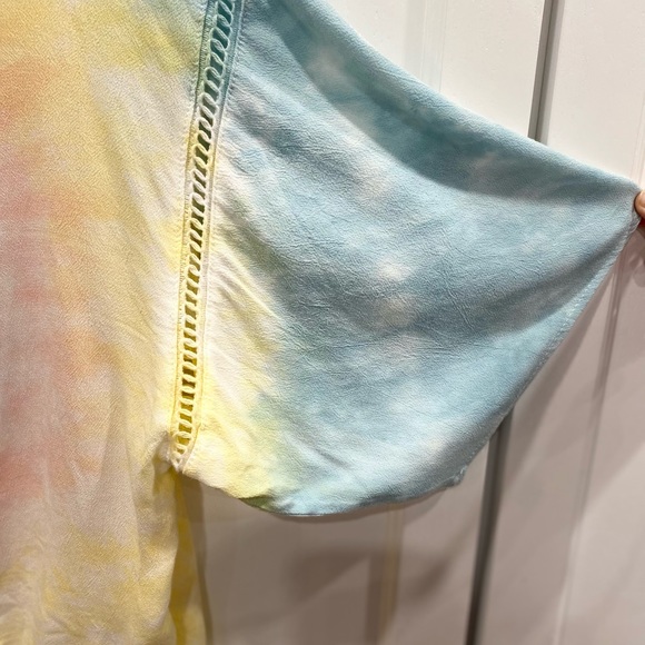 Beautiful tie dye blouse - Picture 4 of 9